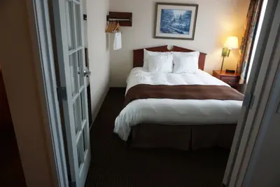 Photo 3 - River Hills Hotel