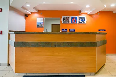 Photo 3 - Motel 6 Sycamore, IL