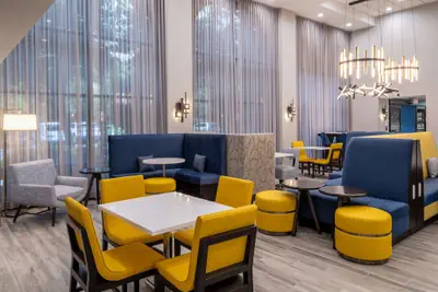 Photo 5 - Hampton Inn & Suites Agoura Hills