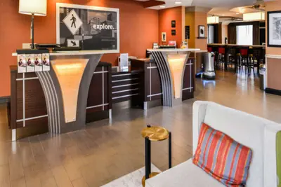 Photo 5 - Hampton Inn & Suites San Francisco-Burlingame-Airport South