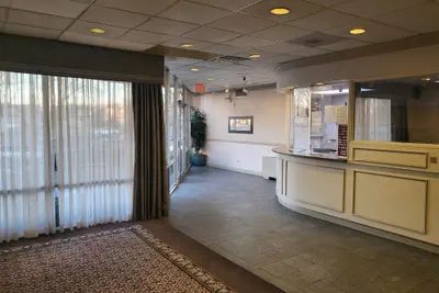 Photo 2 - Roosevelt Inn