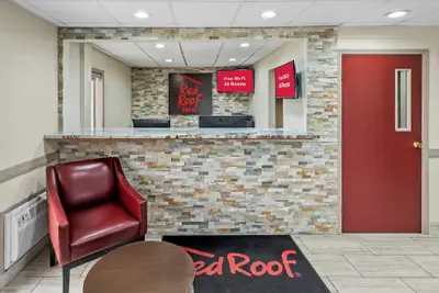 Photo 4 - Red Roof Inn Ames