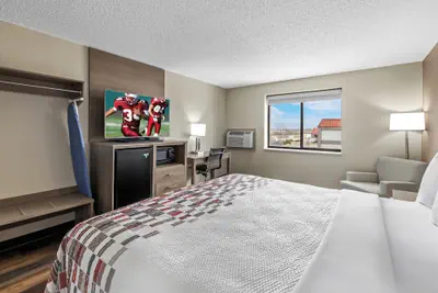 Photo 4 - Red Roof Inn Ames