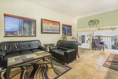 Photo 5 - Travelodge by Wyndham Loveland/Fort Collins Area