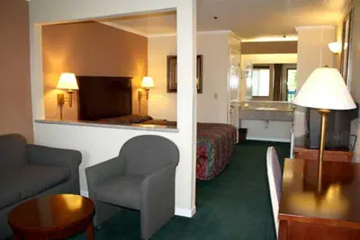 Photo 4 - Executive Inn and Suites