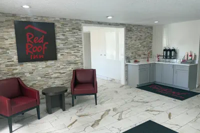 Photo 4 - Red Roof Inn & Suites Hammond, IN