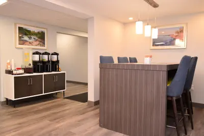 Photo 4 - Quality Inn Marquette