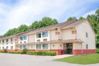 Photo 2 - Super 8 by Wyndham Oneonta/Cooperstown