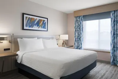 Photo 2 - Hilton Garden Inn Albuquerque Airport