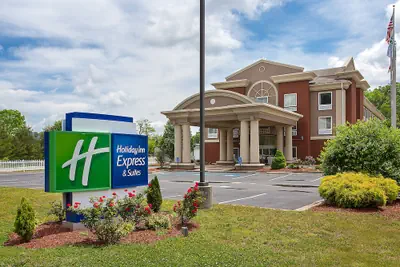 Photo 2 - Holiday Inn Express Hotel & Suites Murphy by IHG