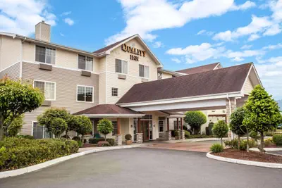 Photo 2 - Quality Inn & Suites Federal Way - Seattle