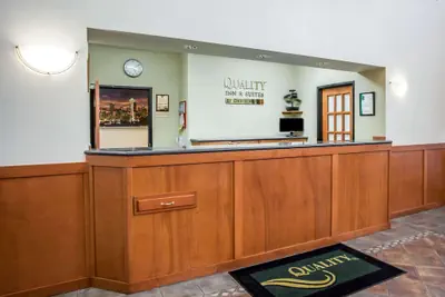 Photo 5 - Quality Inn & Suites Federal Way - Seattle