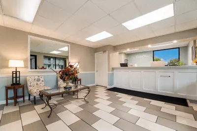 Photo 2 - SureStay Hotel by Best Western Columbus Downtown