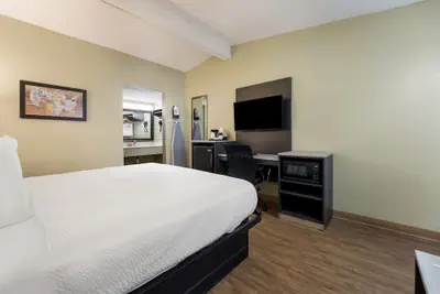 Photo 5 - SureStay Hotel by Best Western Columbus Downtown
