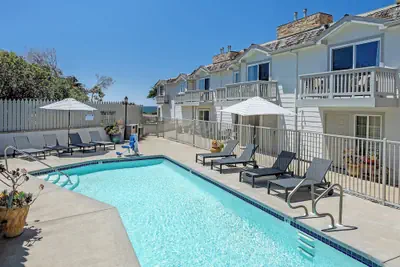 Photo 2 - Pelican Inn & Suites