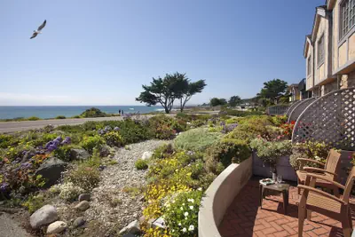 Photo 2 - Pelican Inn & Suites