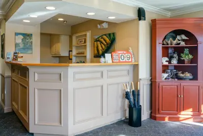Photo 4 - Sand Pebbles Inn