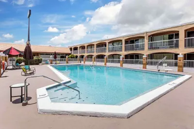 Photo 2 - Quality Inn Alachua - Gainesville Area
