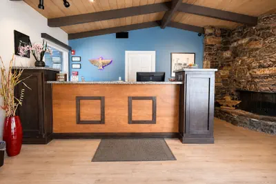 Photo 4 - Thunderbird Lodge