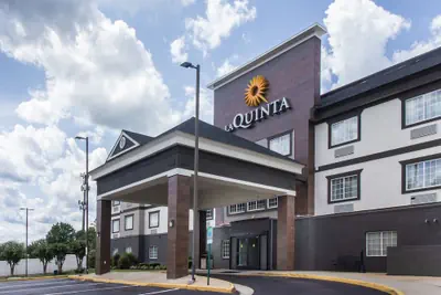 Photo 2 - La Quinta Inn by Wyndham Richmond South