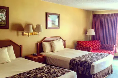 Photo 5 - Super 8 by Wyndham Lake George/Downtown