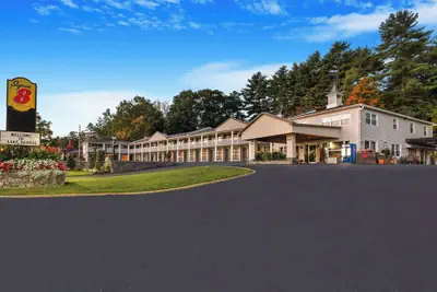 Photo 2 - Super 8 by Wyndham Lake George/Downtown