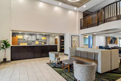 Photo 4 - Holiday Inn Express & Suites Jacksonville SE- Med Ctr Area by IHG
