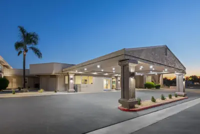 Photo 2 - Ramada by Wyndham Merced