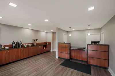 Photo 4 - Americas Best Value Inn Farmington
