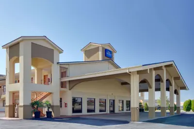 Photo 2 - Baymont by Wyndham Terrell