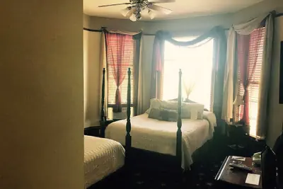 Photo 3 - Campbell House Inn