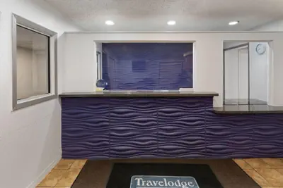 Photo 4 - Travelodge by Wyndham New Braunfels