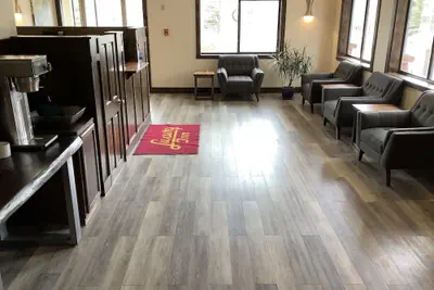 Photo 3 - Luxury Inn And Suites