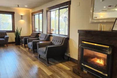 Photo 5 - Luxury Inn And Suites