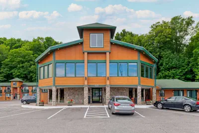 Photo 2 - Econo Lodge Lakeview