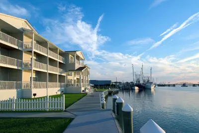 Photo 2 - Hampton Inn & Suites Chincoteague Waterfront
