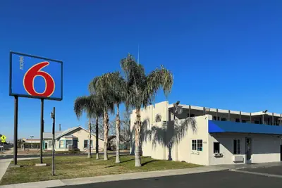 Photo 2 - Motel 6 Delano, CA