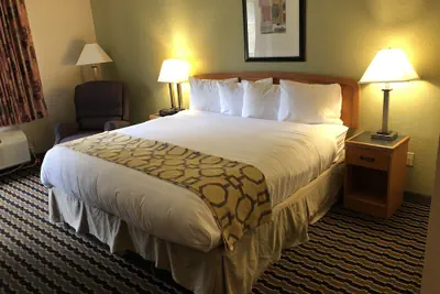 Photo 4 - Baymont by Wyndham Fort Wayne