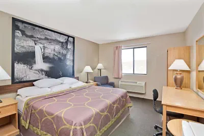 Photo 5 - Super 8 by Wyndham Spokane/West