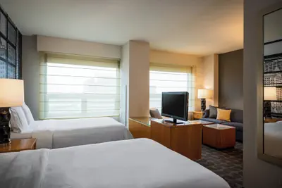 Photo 5 - Renaissance Chicago O'Hare Suites Hotel