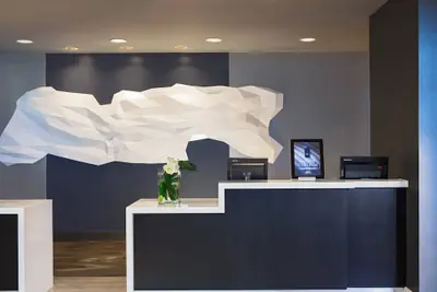 Photo 3 - Renaissance Chicago O'Hare Suites Hotel