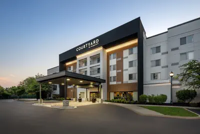 Photo 2 - Courtyard by Marriott Edison Woodbridge