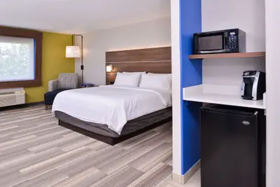 Photo 5 - Holiday Inn Express Hotel & Suites Elgin by IHG
