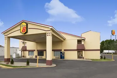 Photo 2 - Super 8 by Wyndham Chattanooga/East Ridge