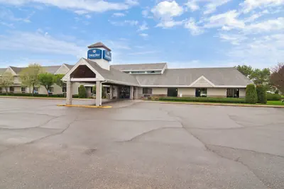 Photo 2 - Boarders Inn & Suites by Cobblestone Hotels - Faribault