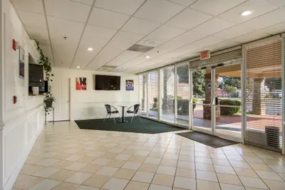 Photo 5 - Motel 6 Warner Robins, GA