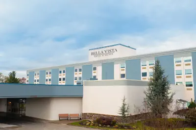 Photo 2 - Bella Vista Hotel & Suites