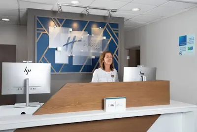 Photo 3 - Holiday Inn Express Hotel & Suites Clinton by IHG