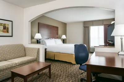 Photo 5 - Holiday Inn Express Hotel & Suites Clinton by IHG