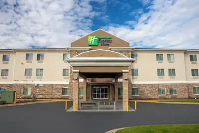Photo 2 - Holiday Inn Express Hotel & Suites Clinton by IHG